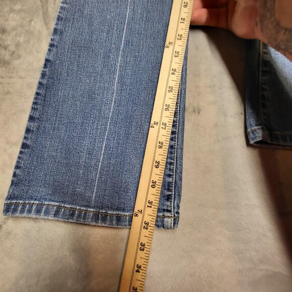 Levi's Jeans Womens 8 Long Blue Denim Boot Cut Stretch Classic Zip Fly Casual - Picture 7 of 12